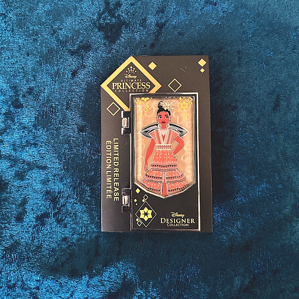 Disney Moana Collectors Enamel Pin with magnetic door